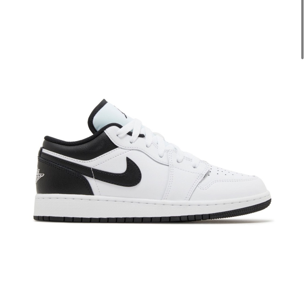Nike jordan 1 low GS white and black size 5Y (womens 6.5)